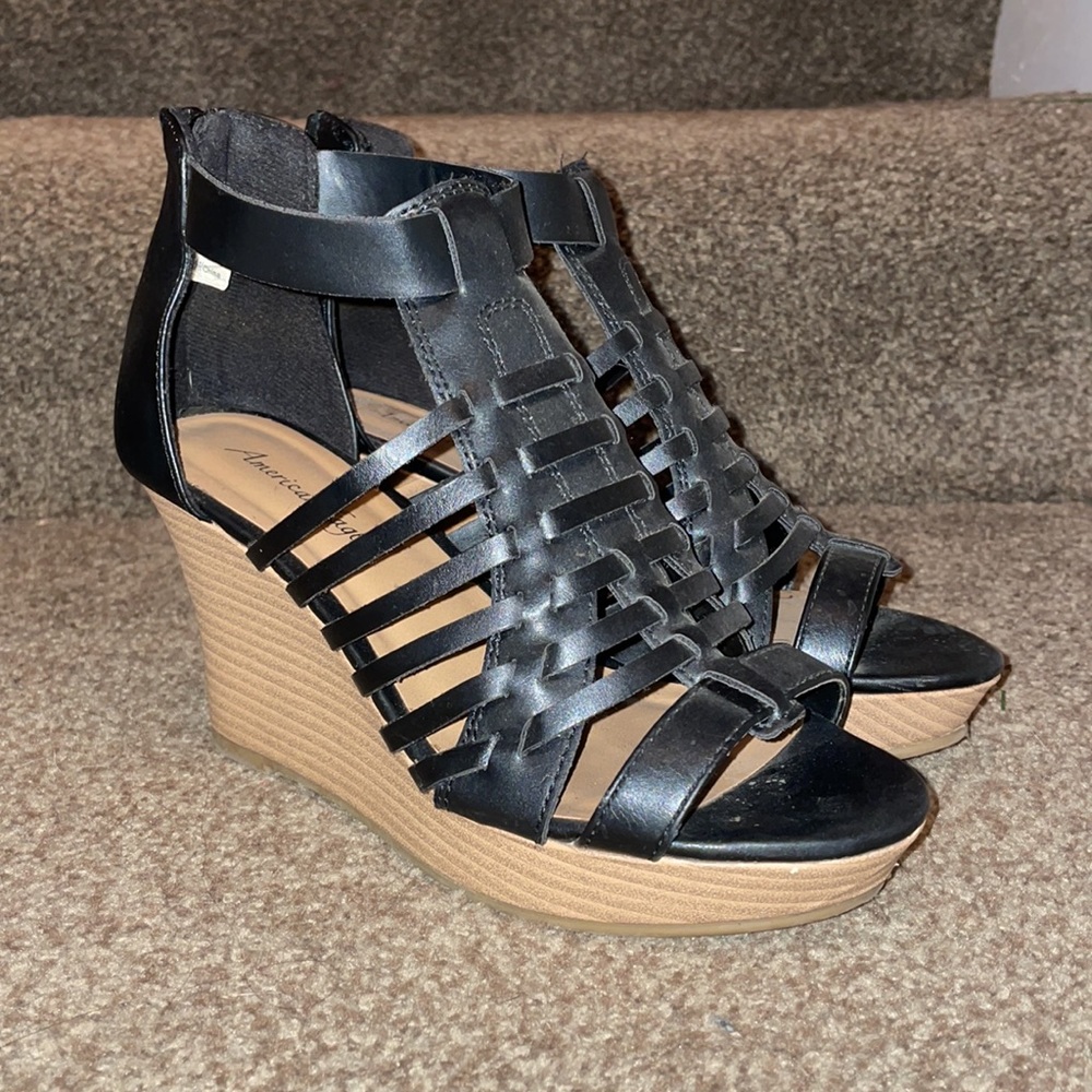 Black Wedges